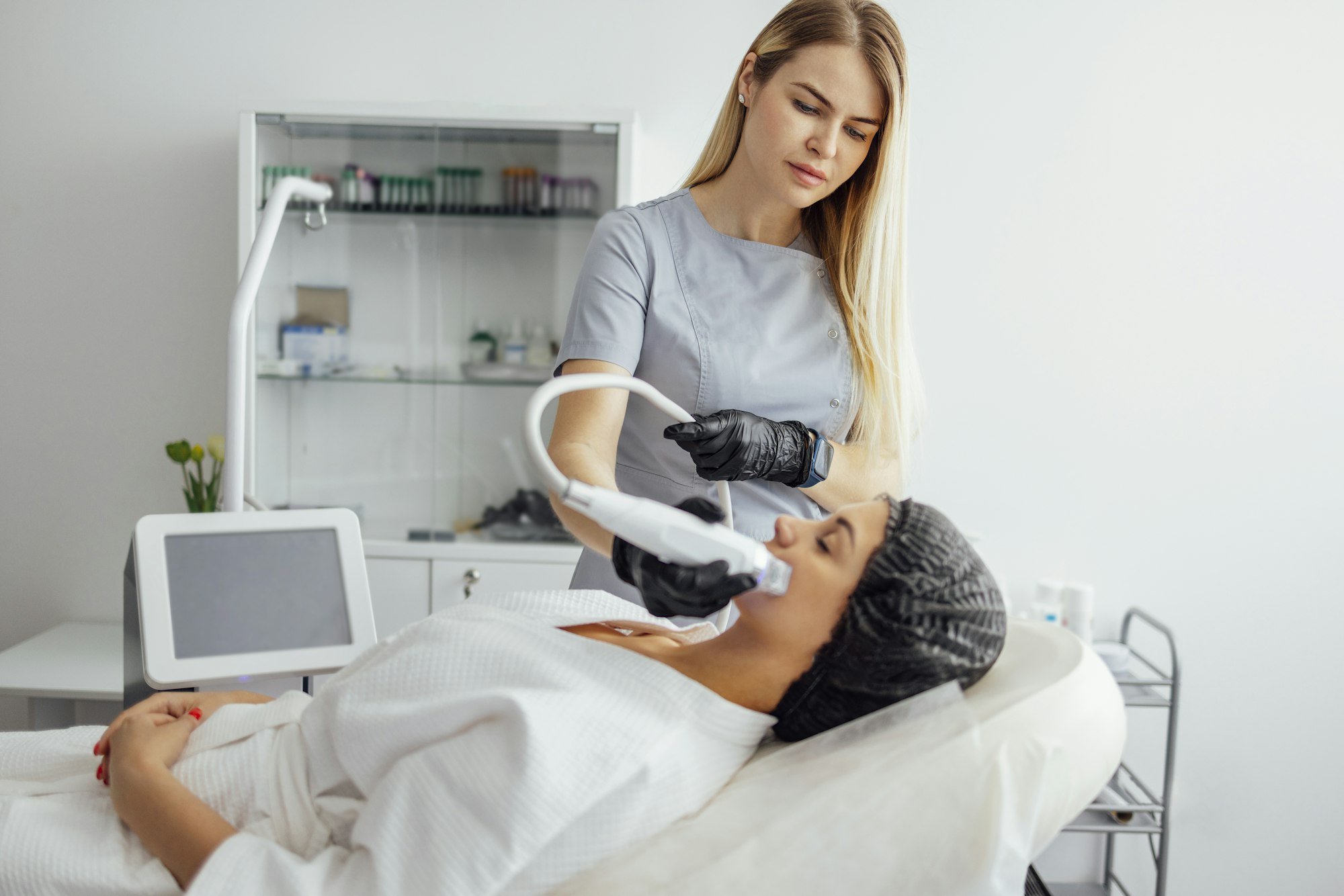 Microneedle RF lifting procedure. Hardware cosmetology.